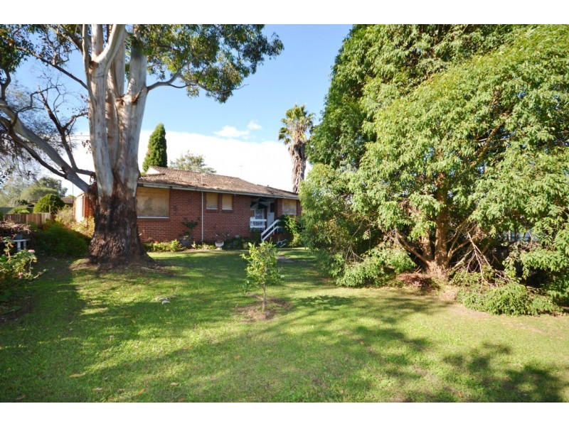 11 Alfred Street, Bomaderry NSW 2541