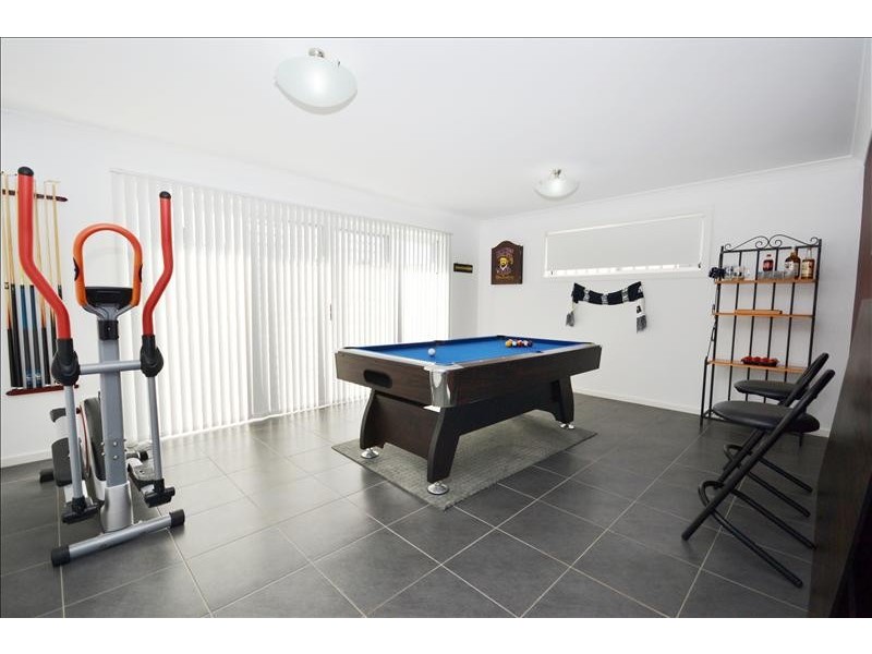 1 Jade Place, Meroo Meadow NSW 2540