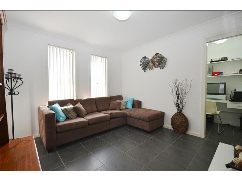 1 Jade Place, Meroo Meadow NSW 2540