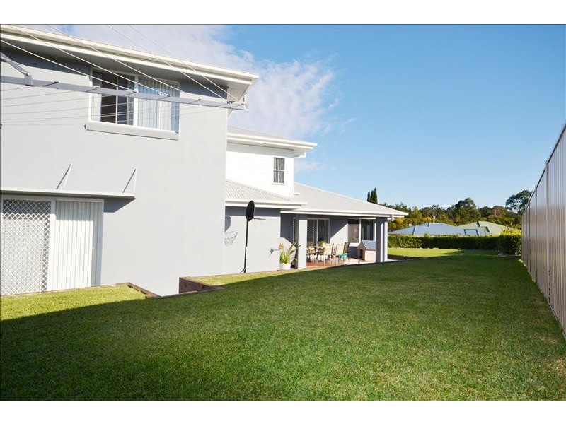 1 Jade Place, Meroo Meadow NSW 2540