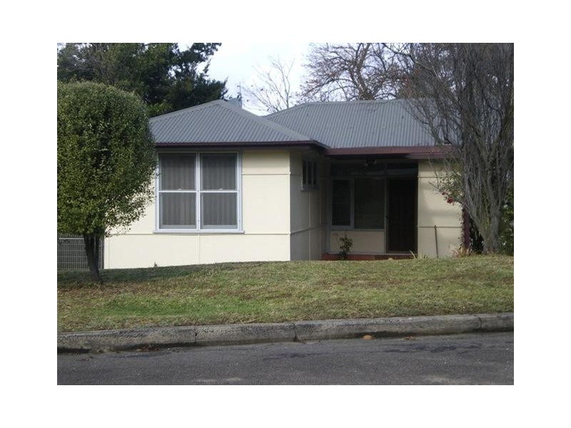 7 Bourne Avenue, Nowra NSW 2541