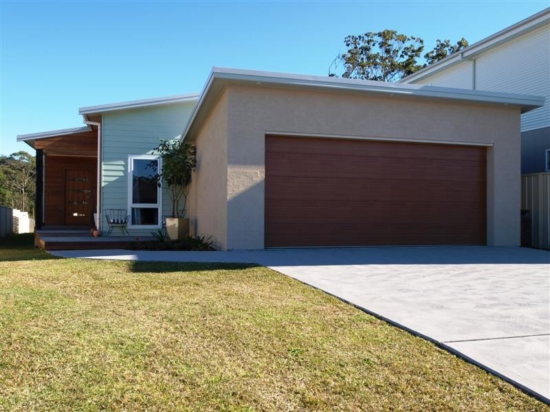 18 Scott Street, Shoalhaven Heads NSW 2535