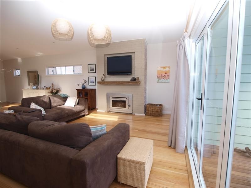 18 Scott Street, Shoalhaven Heads NSW 2535