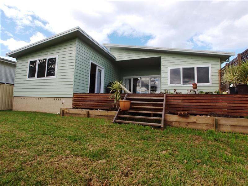 18 Scott Street, Shoalhaven Heads NSW 2535