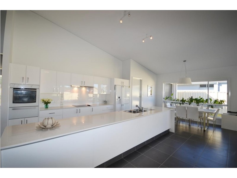 7 Zieria Avenue, North Nowra NSW 2541