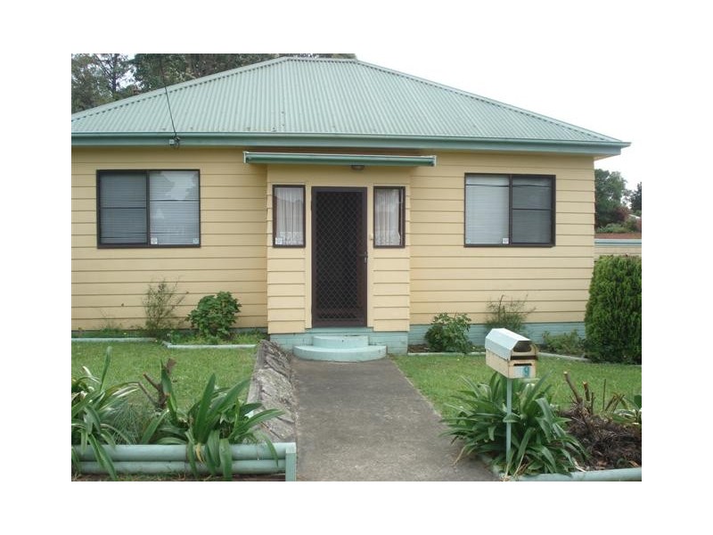 39 Douglas Street, Nowra NSW 2541