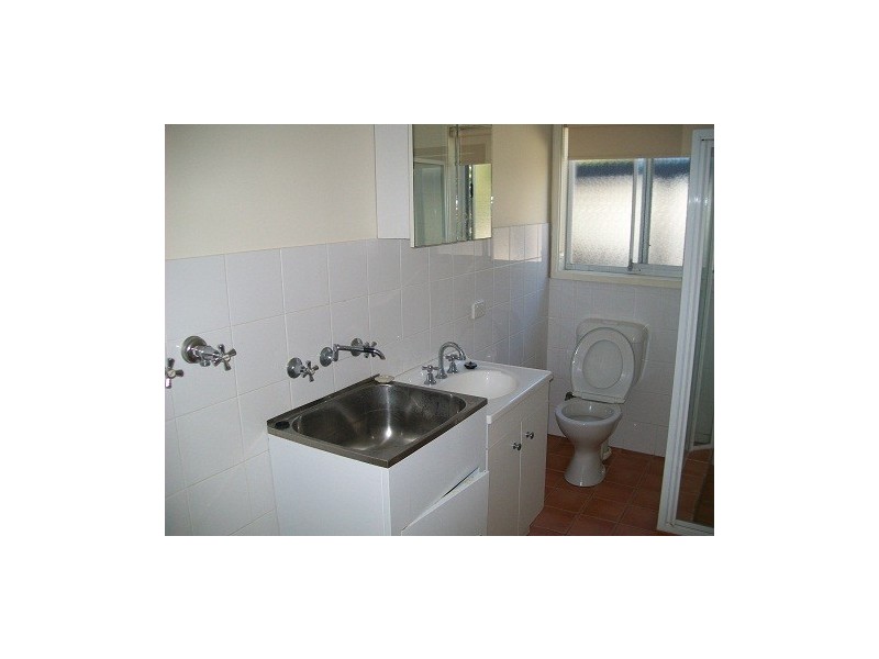 2/2 Shorland Place, Nowra NSW 2541