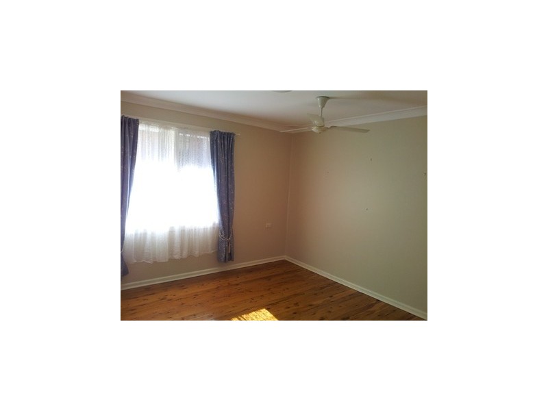 11 ALFRED STREET, Bomaderry NSW 2541