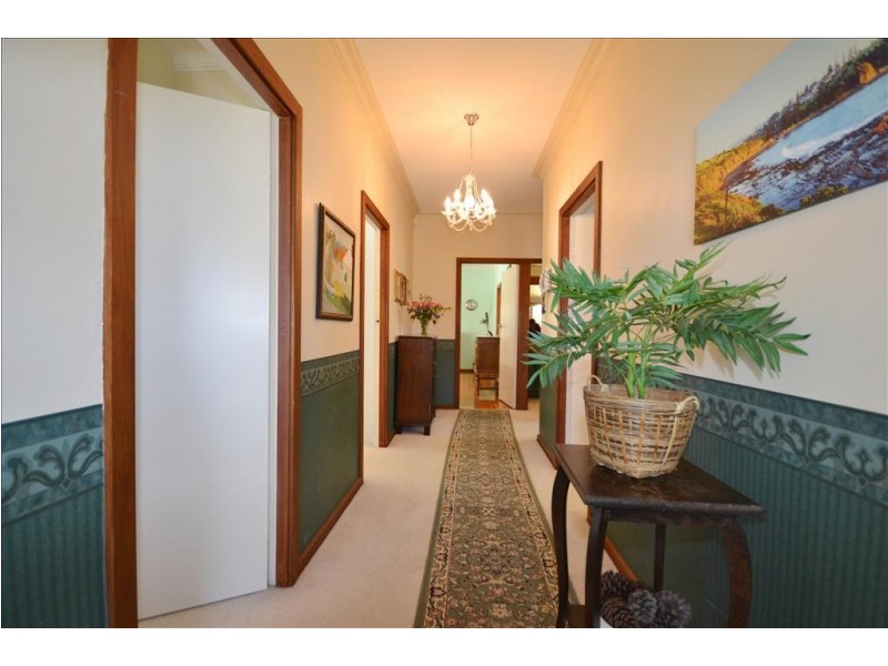 1 Elizabeth Avenue, Nowra NSW 2541