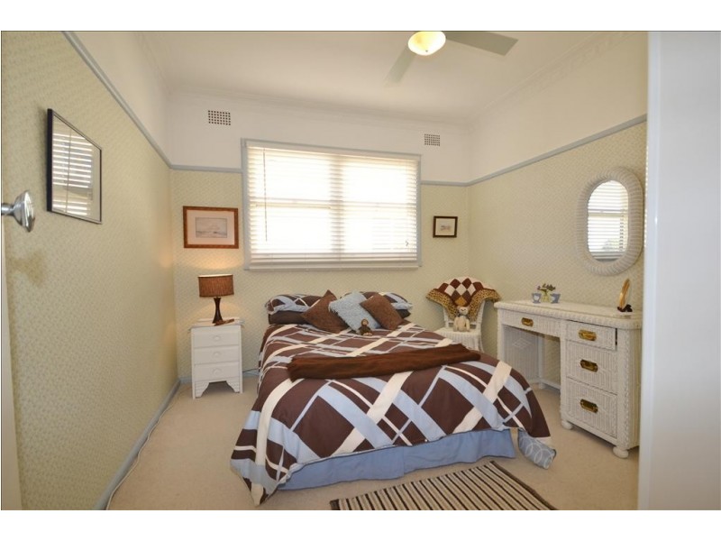 1 Elizabeth Avenue, Nowra NSW 2541