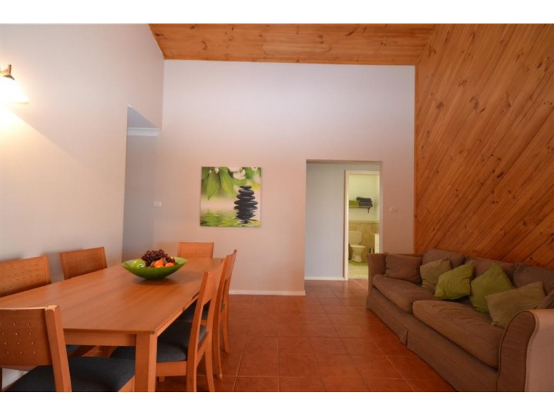 5 Andrew Crescent, Worrigee NSW 2540