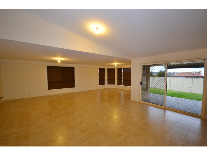 30 Golden Ash Close, Worrigee NSW 2540