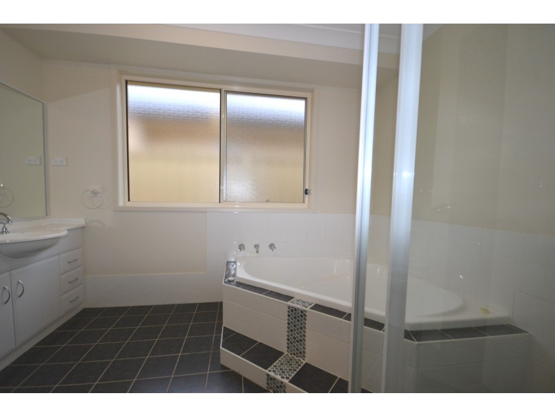 30 Golden Ash Close, Worrigee NSW 2540