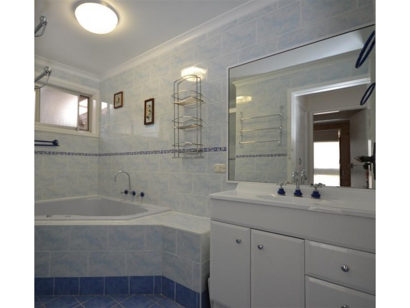 6 Coniston Close, North Nowra NSW 2541