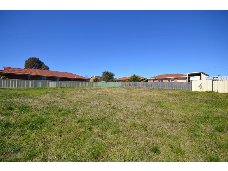 6 Kembla Close, Nowra NSW 2541