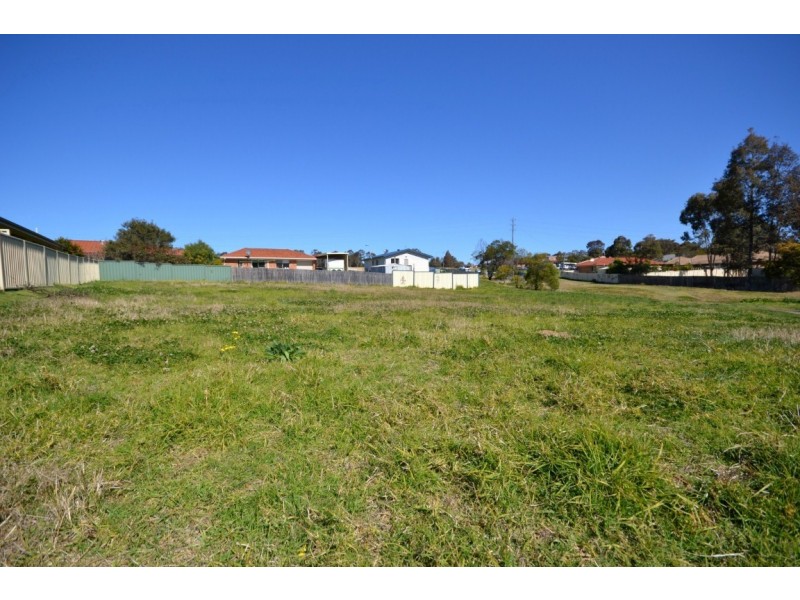 6 Kembla Close, Nowra NSW 2541