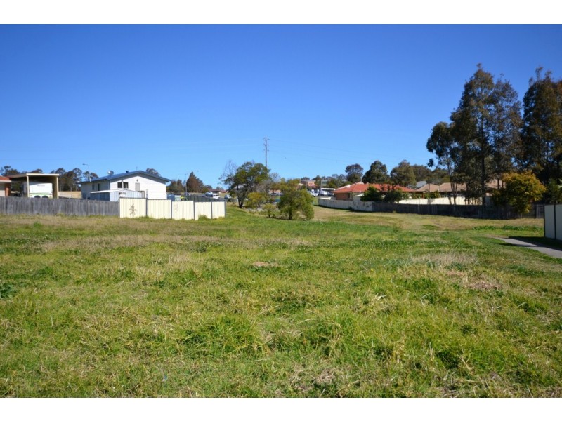 6 Kembla Close, Nowra NSW 2541