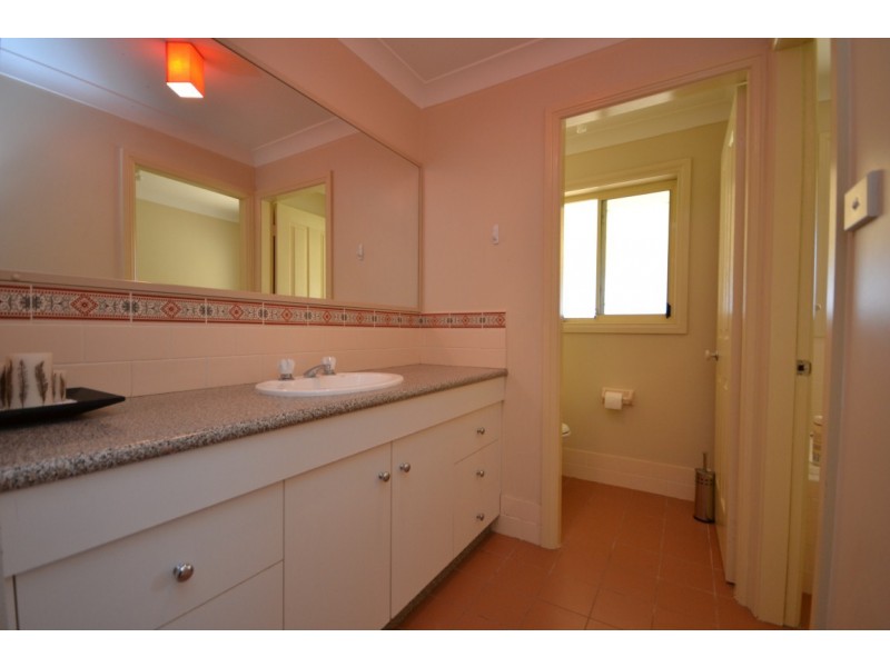 3 Royal Street, Worrigee NSW 2540