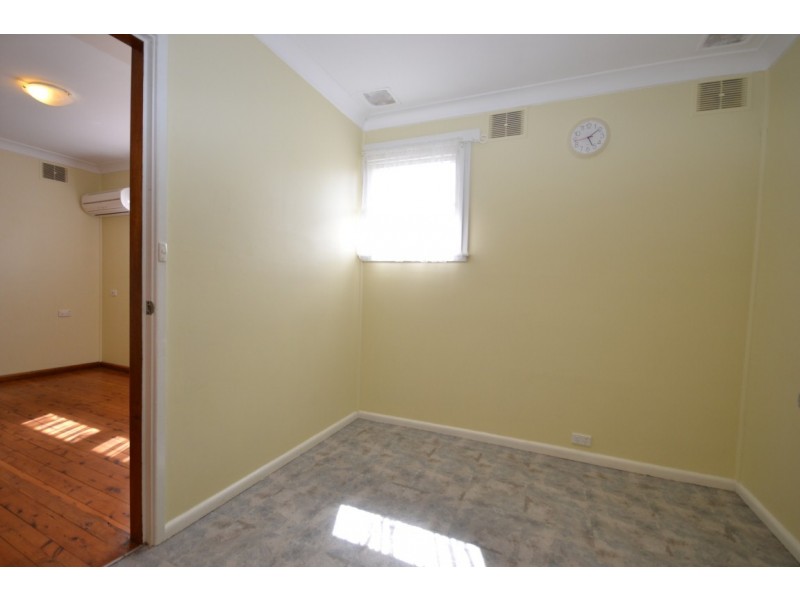 34 McKay Street, Nowra NSW 2541