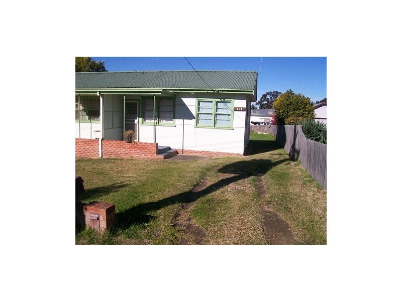 2/2 Lynburn Avenue, Bomaderry NSW 2541