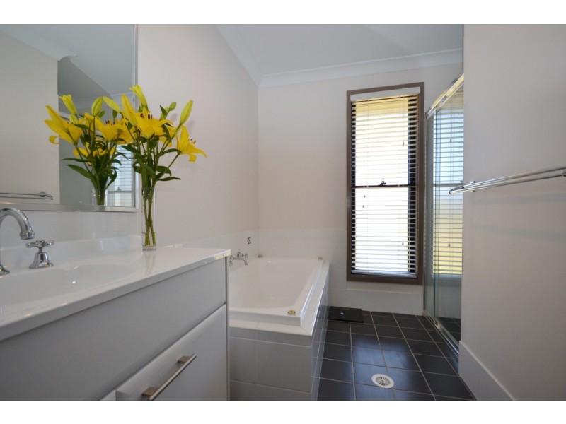 3 Rock Lilly Close, Worrigee NSW 2540