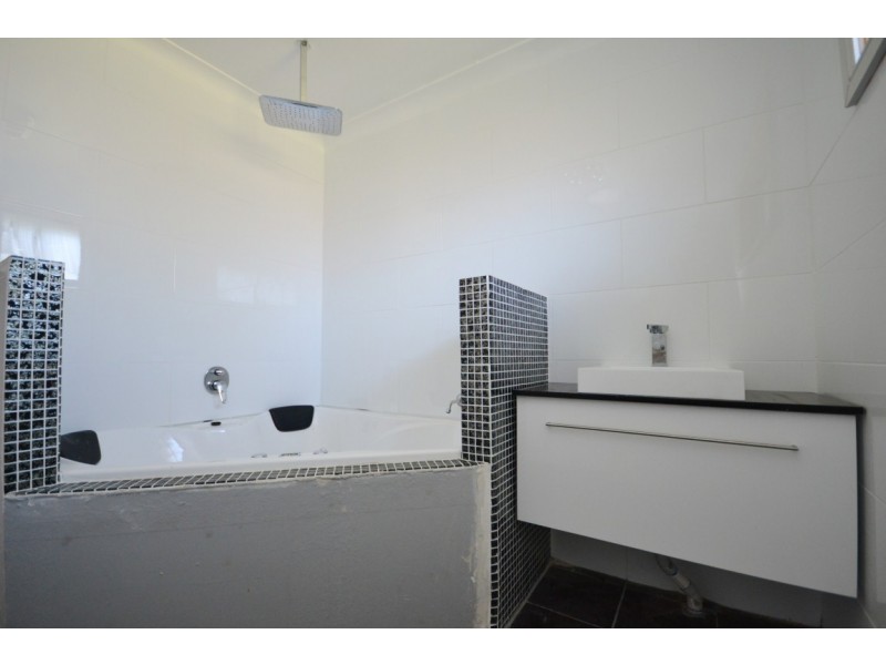 130 Yurunga Drive, North Nowra NSW 2541