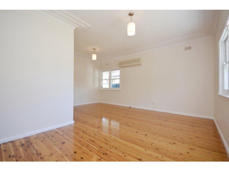 28 Colyer Avenue, Nowra NSW 2541