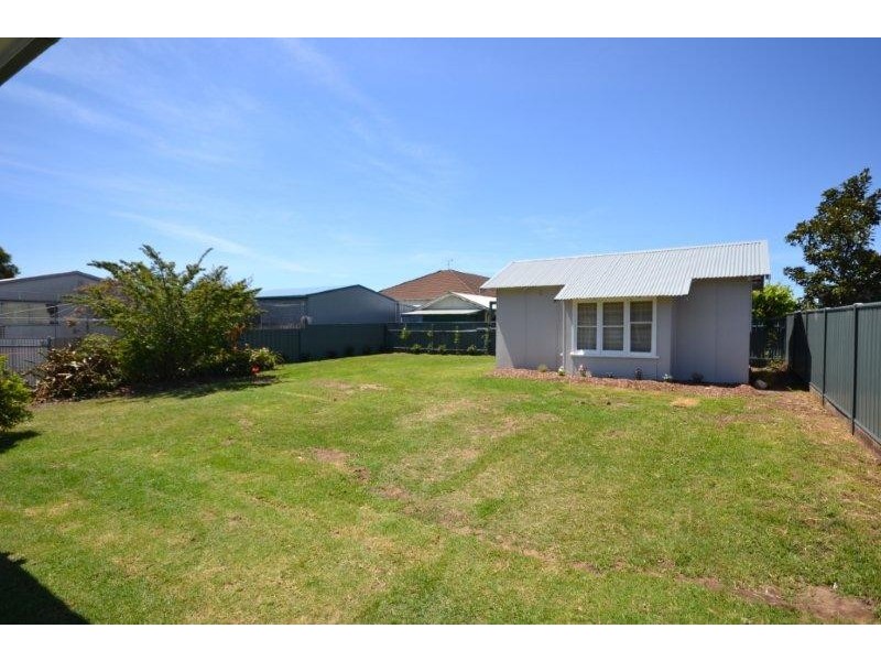 28 Colyer Avenue, Nowra NSW 2541