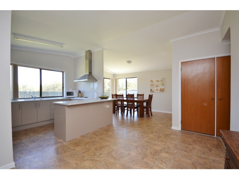 7 Palm Close, North Nowra NSW 2541