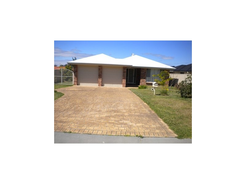 19 Lacebark Grove, Worrigee NSW 2540