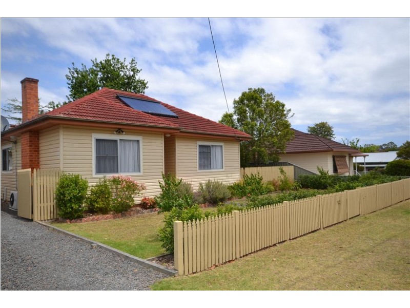 32 Cambewarra Road, Bomaderry NSW 2541