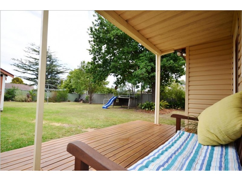 32 Cambewarra Road, Bomaderry NSW 2541