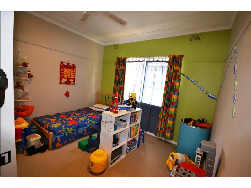 32 Cambewarra Road, Bomaderry NSW 2541