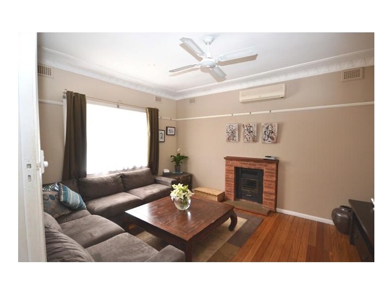 32 Cambewarra Road, Bomaderry NSW 2541
