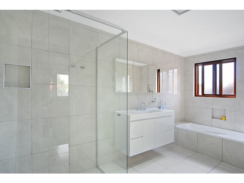 24 Amundsen Avenue, Shoalhaven Heads NSW 2535