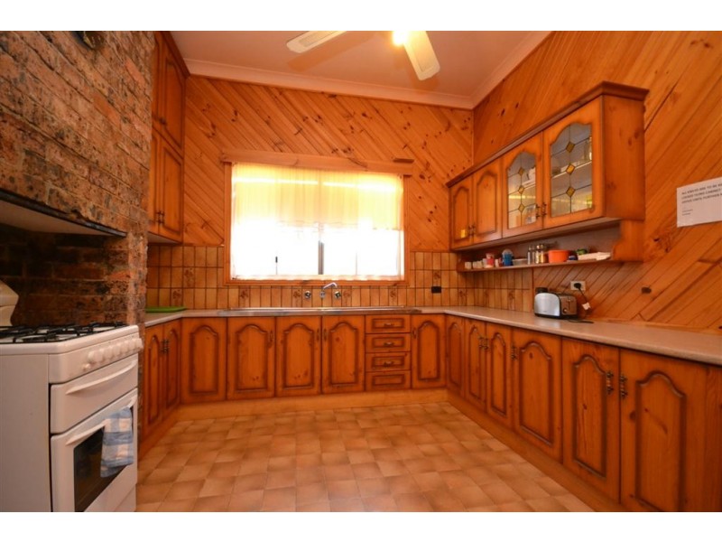 38 Worrigee Street, Nowra NSW 2541