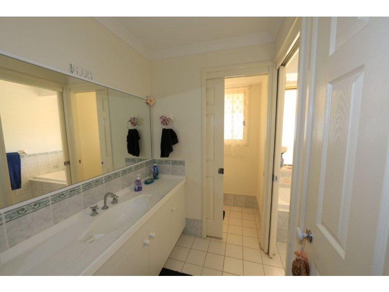 46 Pemberly Drive, Nowra Hill NSW 2540