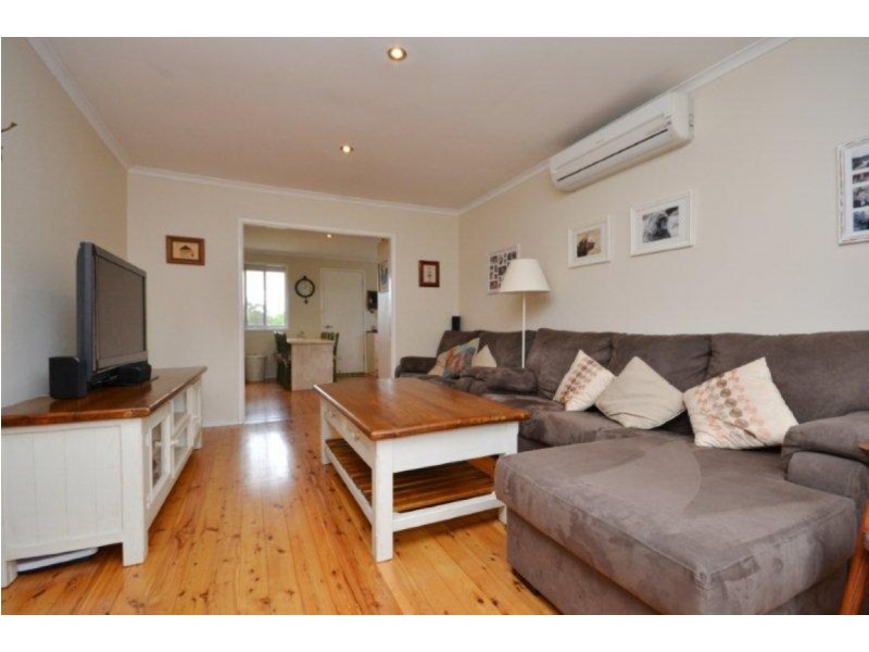 2 Kahlua Crescent, Bomaderry NSW 2541