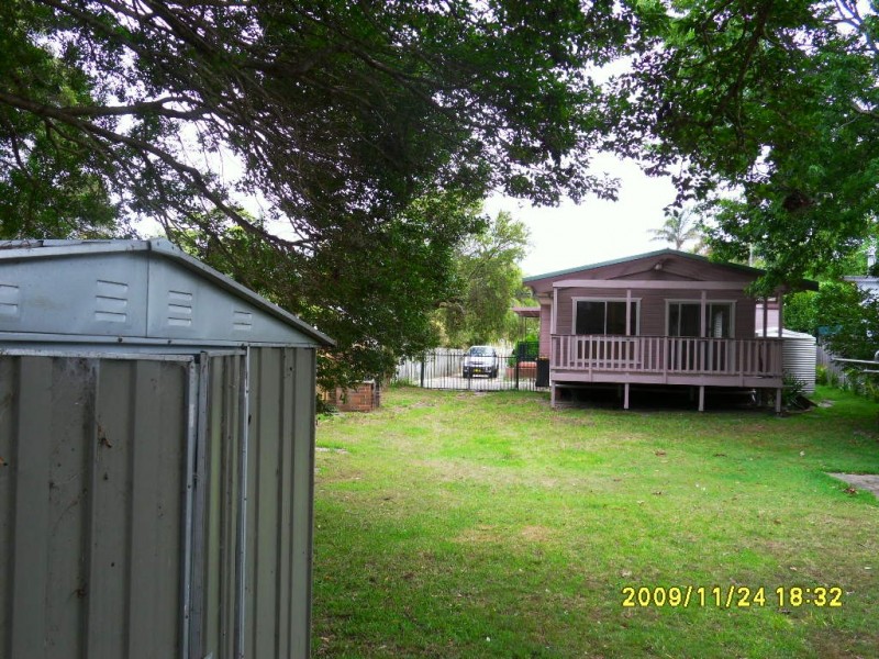 4 RAVENSCLIFFE ROAD, Shoalhaven Heads NSW 2535