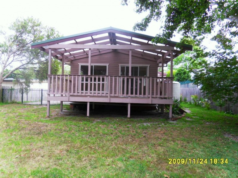4 RAVENSCLIFFE ROAD, Shoalhaven Heads NSW 2535