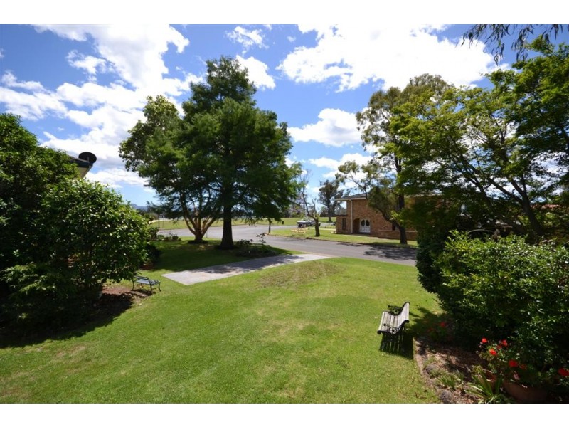 4 Hawthorn Avenue, Nowra NSW 2541