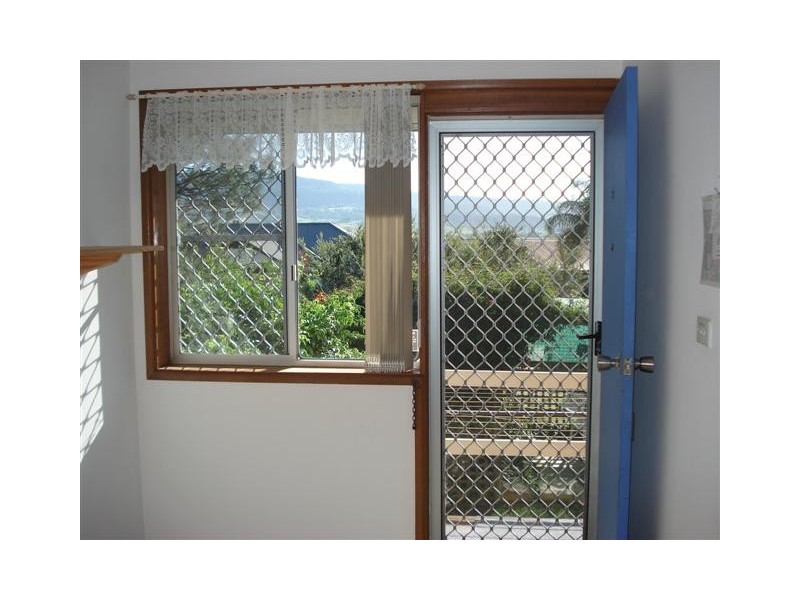 27 Edwards Avenue, Bomaderry NSW 2541