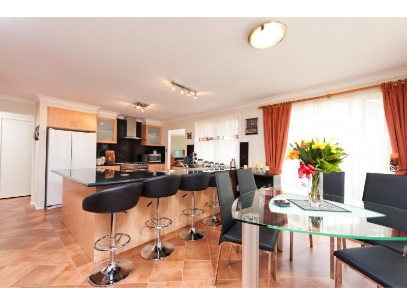 10 St James Cr, Worrigee NSW 2540