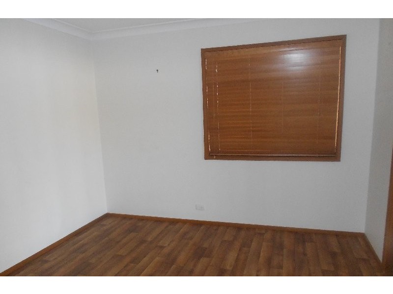 8 Oval Drive, Shoalhaven Heads NSW 2535