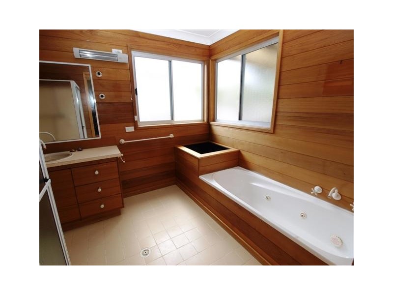 26 Hay Avenue, Shoalhaven Heads NSW 2535