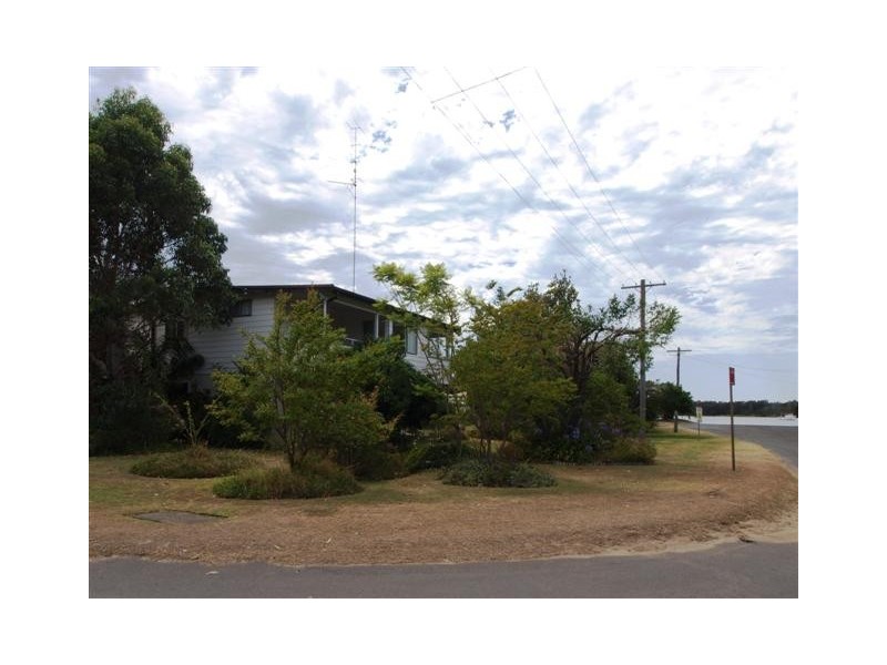 26 Hay Avenue, Shoalhaven Heads NSW 2535