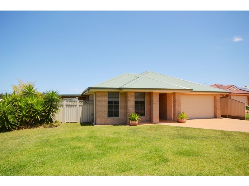 1 Lacebark Grove, Worrigee NSW 2540