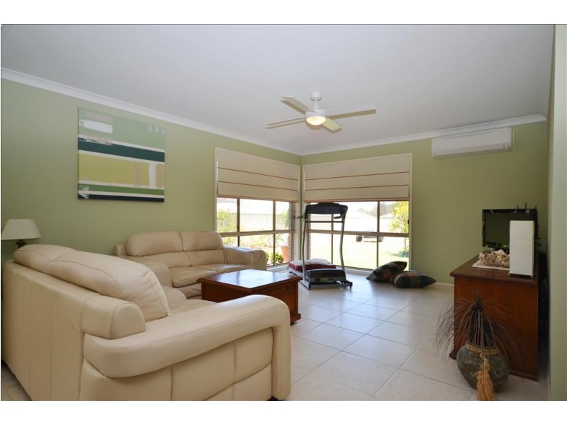 1 Lacebark Grove, Worrigee NSW 2540