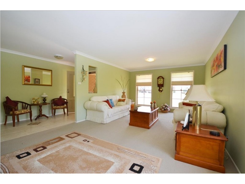 1 Lacebark Grove, Worrigee NSW 2540