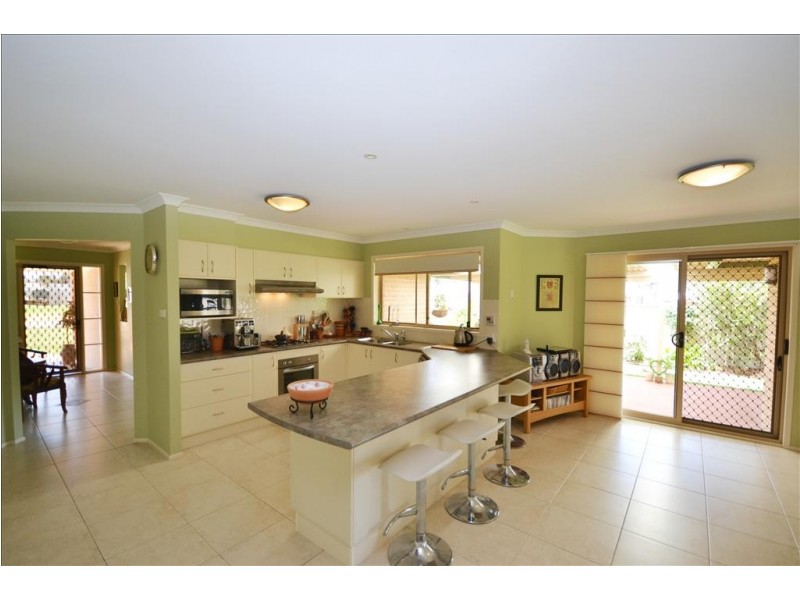 1 Lacebark Grove, Worrigee NSW 2540